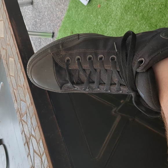 Chuck Taylor Converse All Stars - Picture 2 of 3